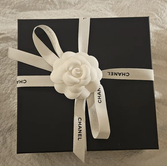 Chanel REVERSIBLE Belt NWT Rare SZ 110 - Picture 4 of 6